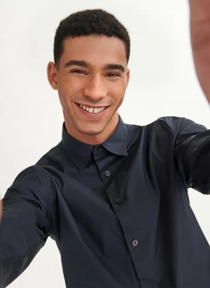 Black Men's Dkny Solid Woven Shirts | 652ZYQISL