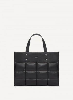 Black Women's Dkny Globalist Small Quilted Book Tote Bags | 839FMUSEI