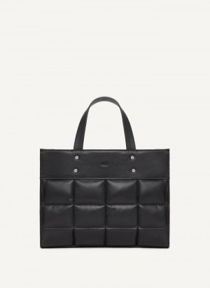 Black Women's Dkny Globalist Small Quilted Book Tote Bags | 468QTFCRA