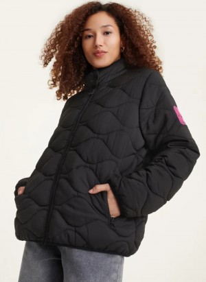 Black Women's Dkny Quilted Packable Jacket | 193QKOUZY