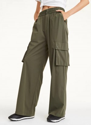 Olive Women's Dkny Cargo Pants | 214KRAHSM
