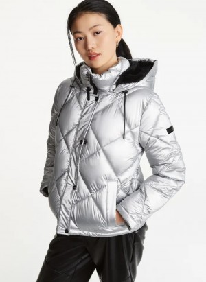 Silver Women's Dkny Diamond Quilted Short Puffers | 649VFNUDA