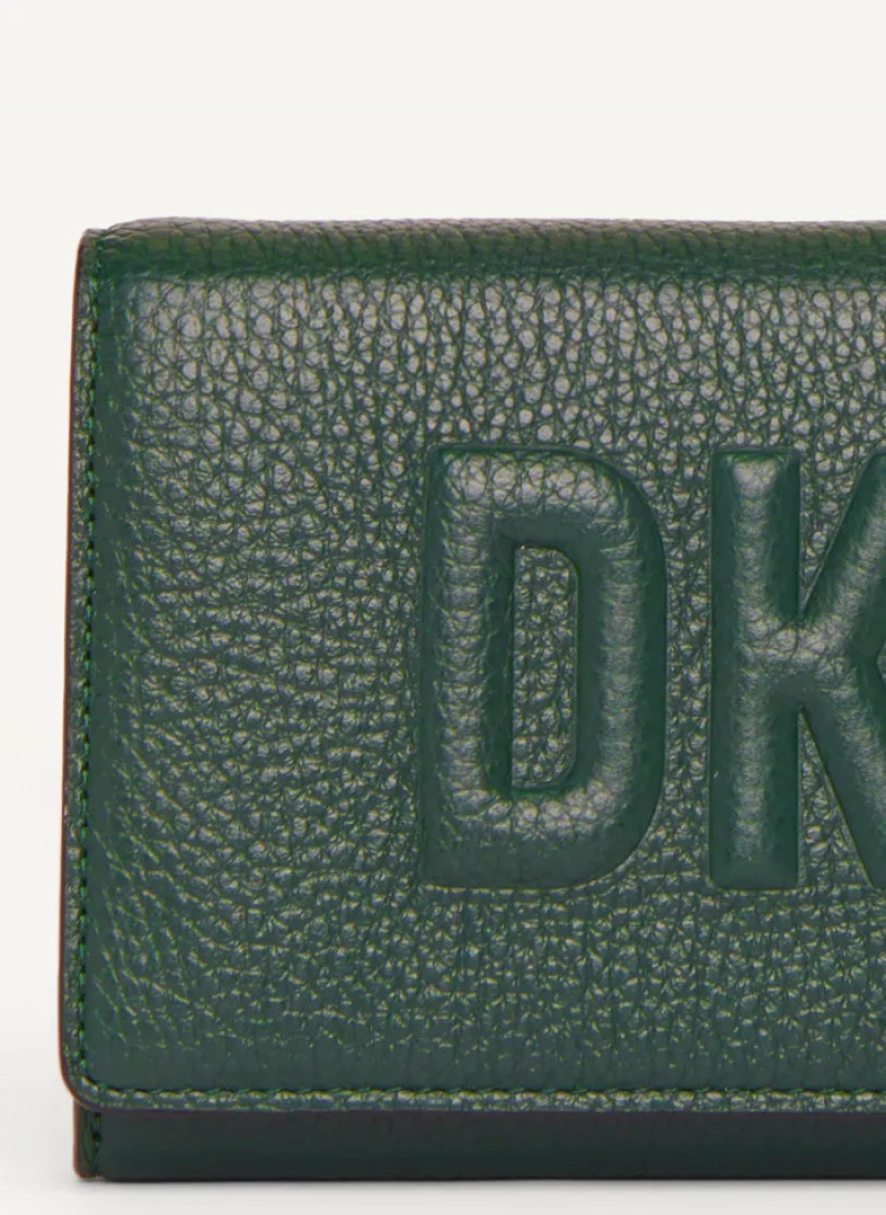 Gianni Green Women's Dkny Continental Raised Logo Wallet | 941CGQNTJ